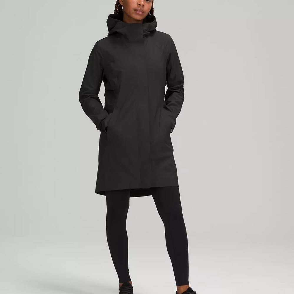 Lululemon Rain Rebel coat size 4 NWT
